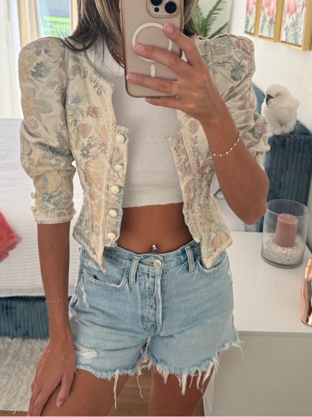 Cachet Cropped Floral Jacquard Puff-Sleeve Blazer in Cream and Pastel